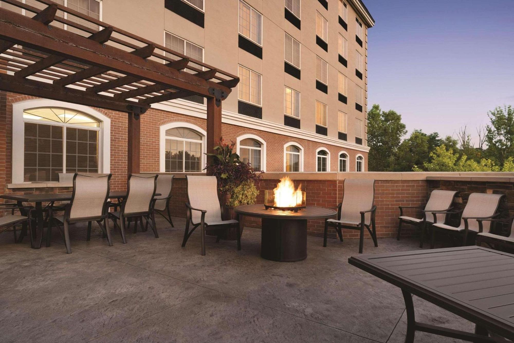 Country Inn & Suites By Radisson, Grand Rapids East, Mi Exterior foto
