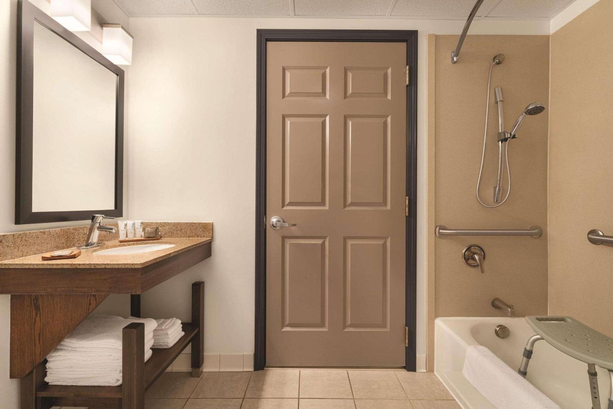 Country Inn & Suites By Radisson, Grand Rapids East, Mi Exterior foto