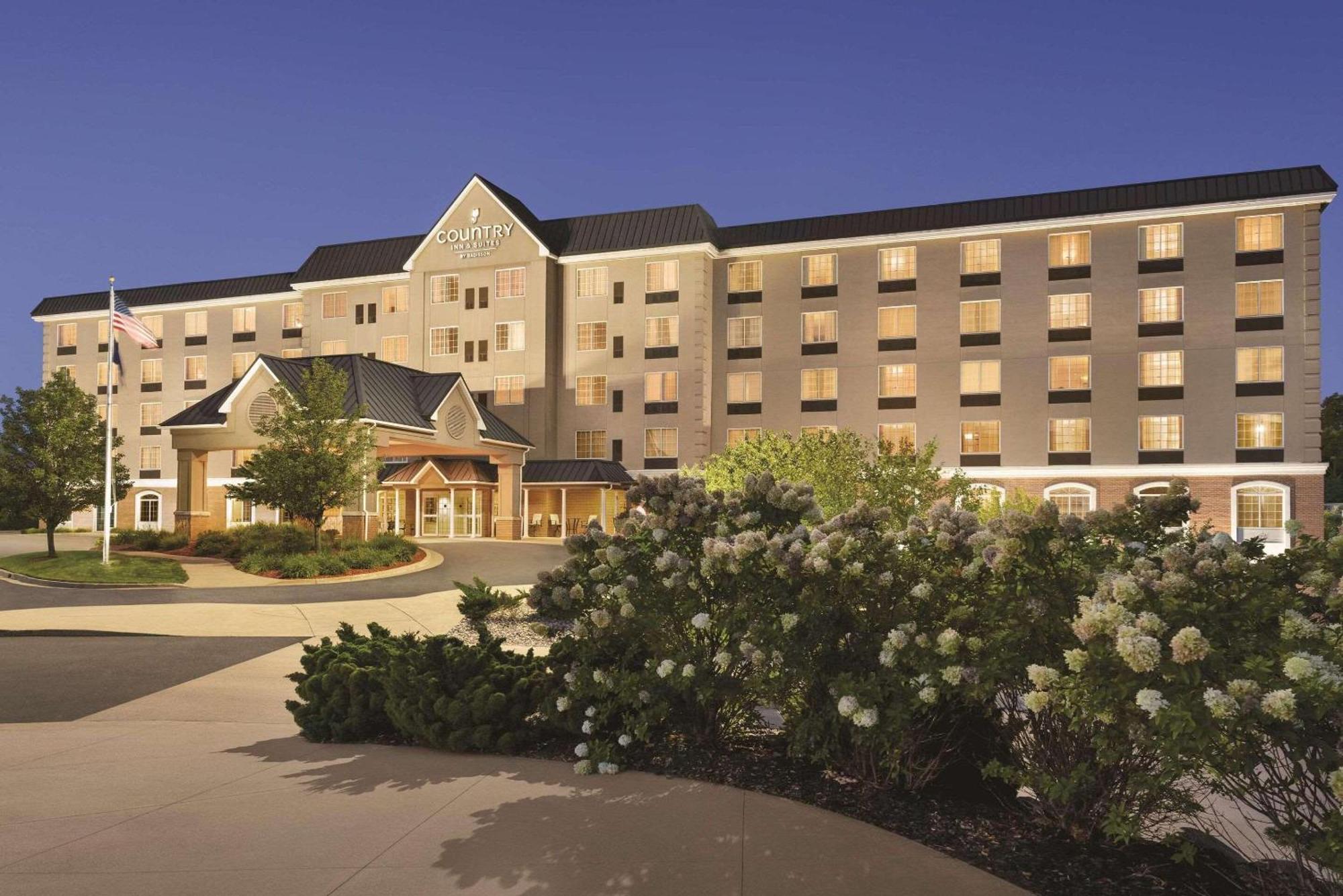 Country Inn & Suites By Radisson, Grand Rapids East, Mi Exterior foto